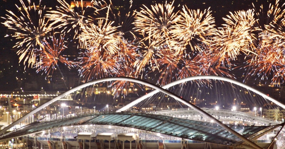fogos-de-artificio-marcam-o-final-da-cerimonia-de-abertura-dos-jogos-olimpicos-em-atenas-em-2004-1342113380075_956x500