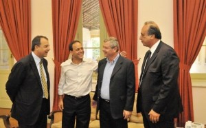 lado-a-lado-o-governador-sergio-cabral-o-prefeito-eleito-rodrigo-neves-o_1