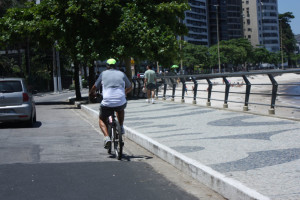 praia-de-icarac3ad-nao-tem-ciclofaixa-e-calc3a7adao-tem-prioridade-do-pedestre