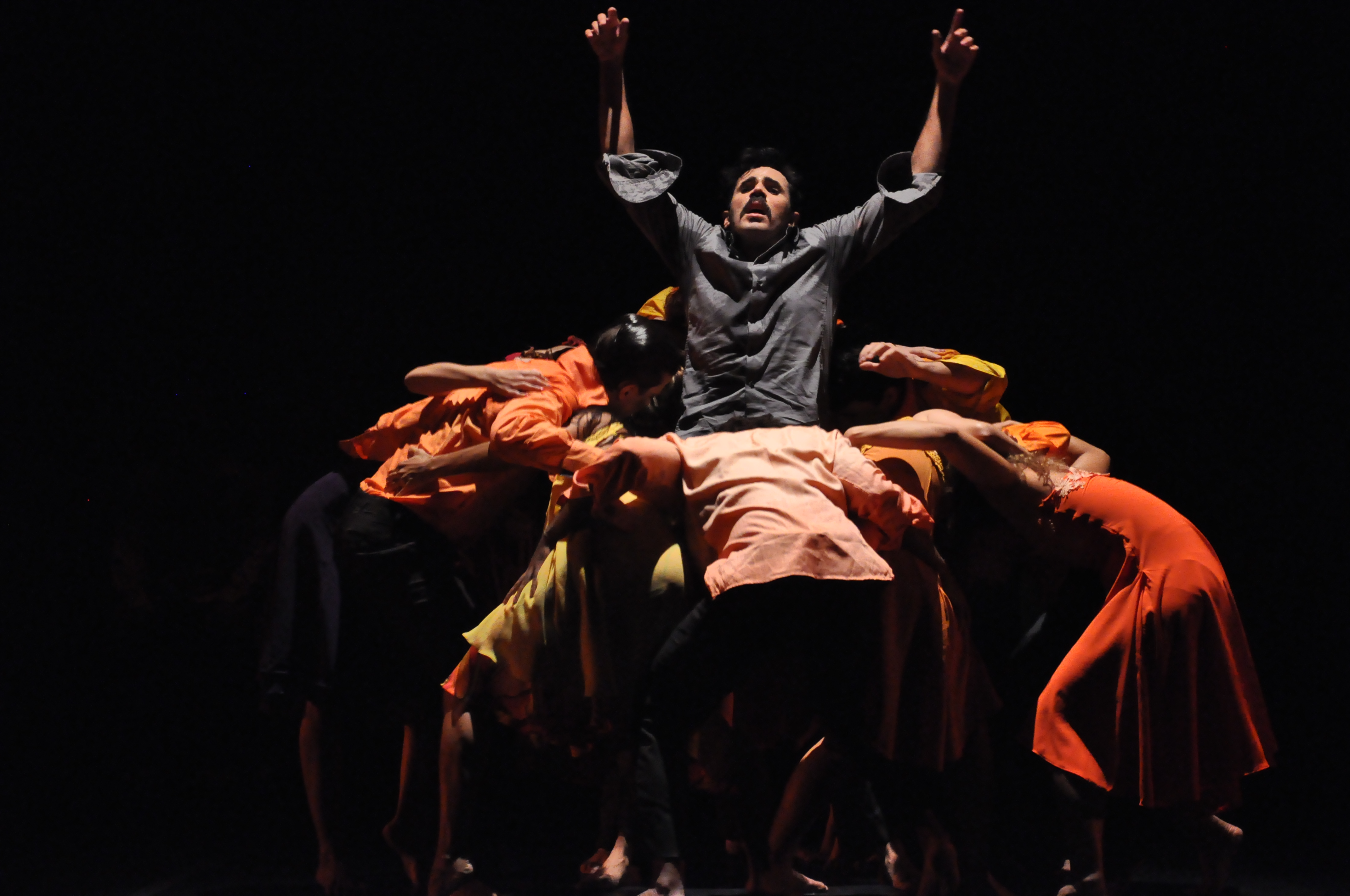 Espetáculo de teatro e dança faz temporada no Teatro Municipal de Niterói
