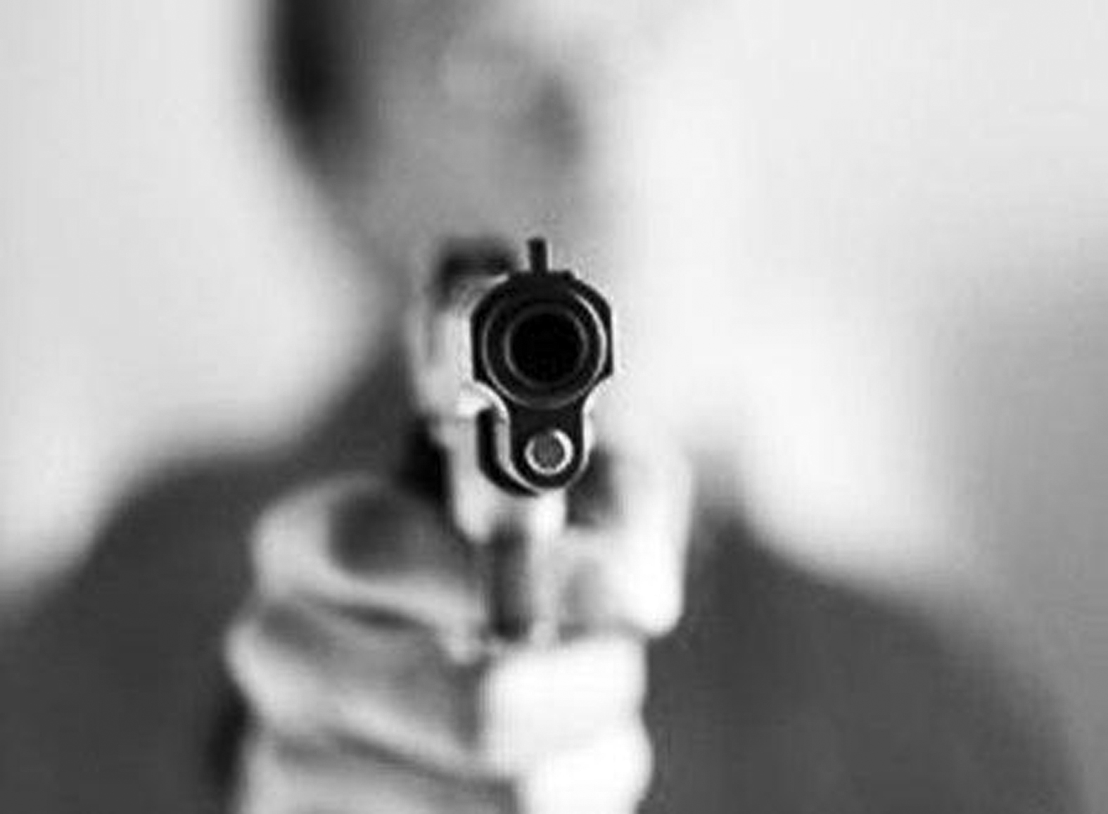 22528_Onda-de-assaltos-revolver-14-06-13