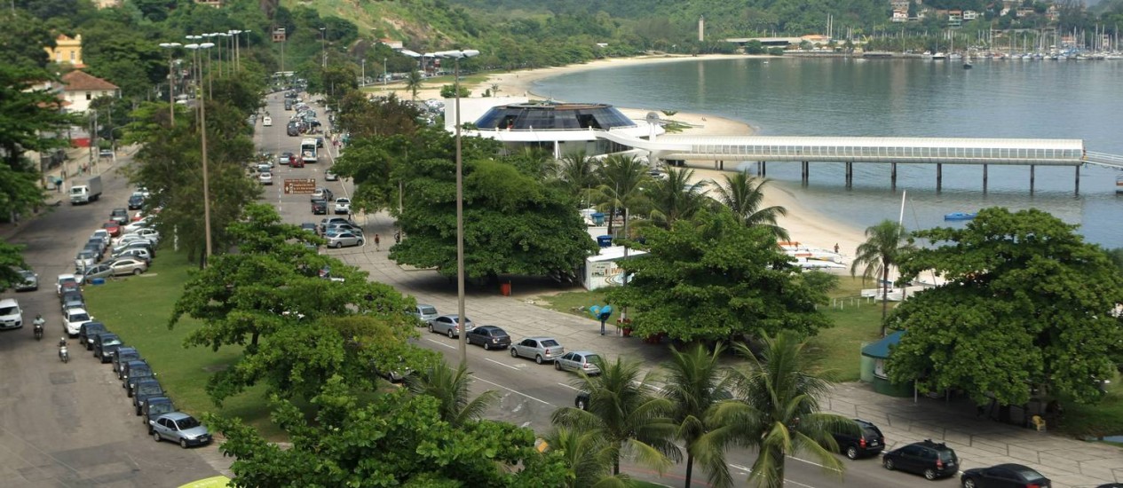 2013-597474575-ESTACIONAMENTO_20130317