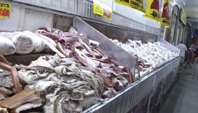 Procon Estadual descarta mais de 700kg de alimentos em Niterói