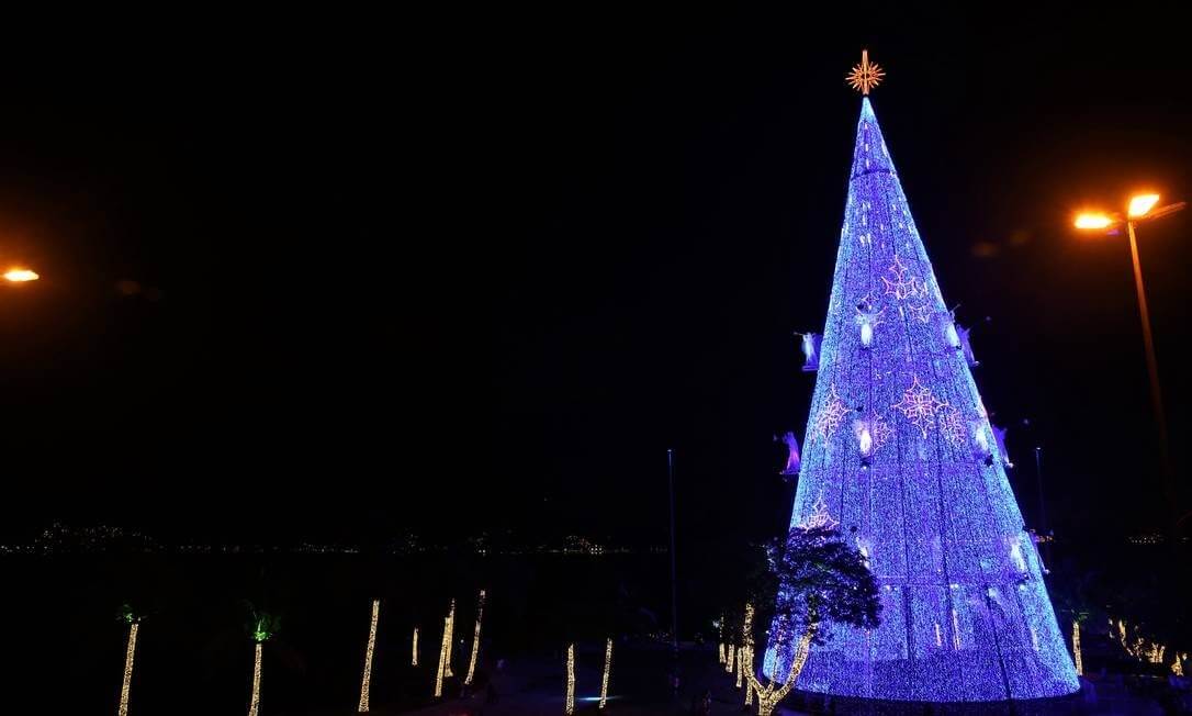Árvore de Natal em São Francisco é desligada - Guia de Niterói