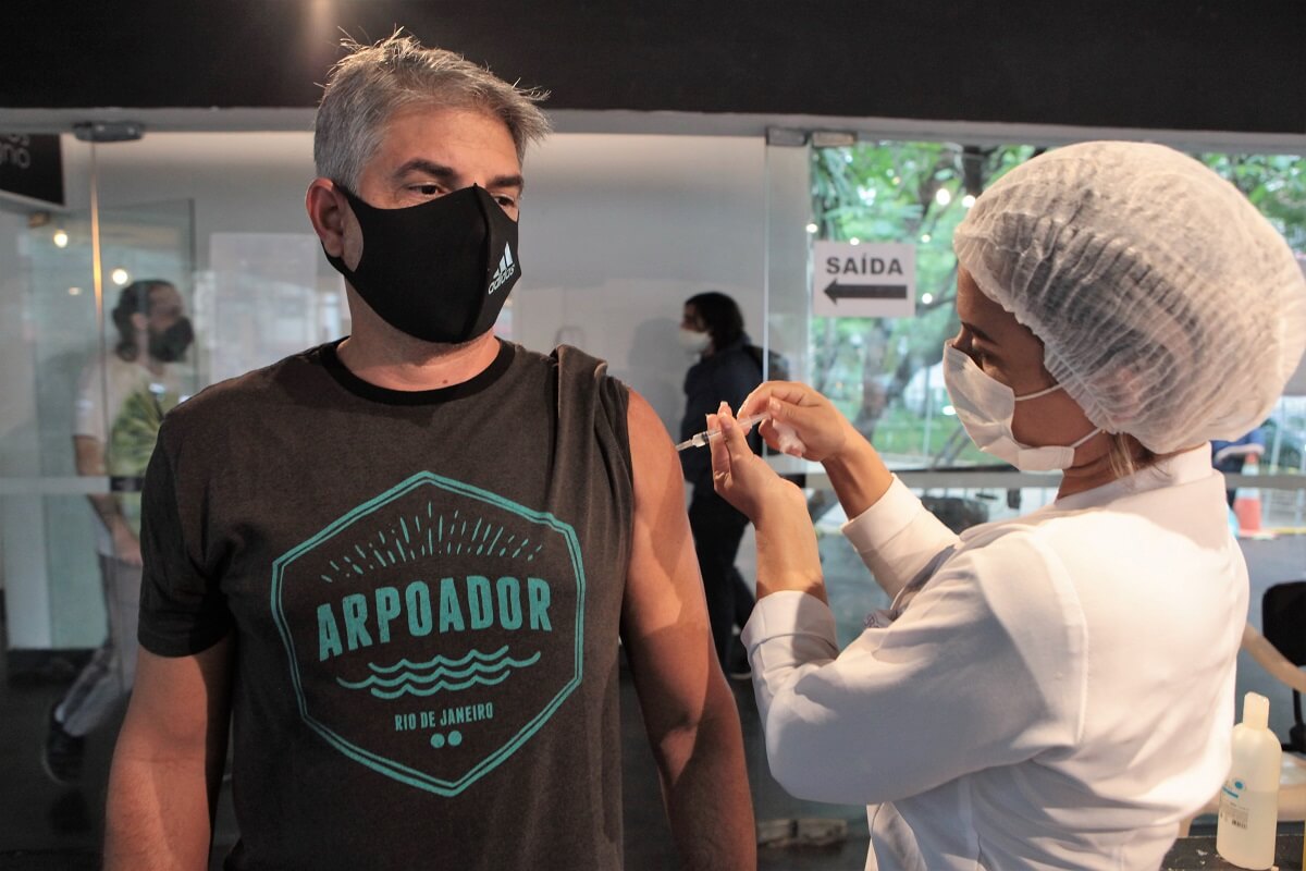 Vacina-Alexandre-Rangel_2782-2-1