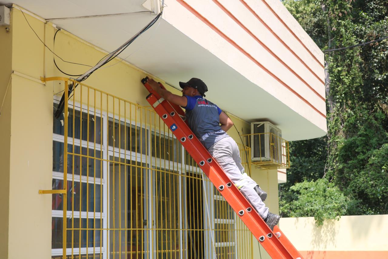 Escolas da Rede Municipal de Niterói vão receber internet de fibra óptica-