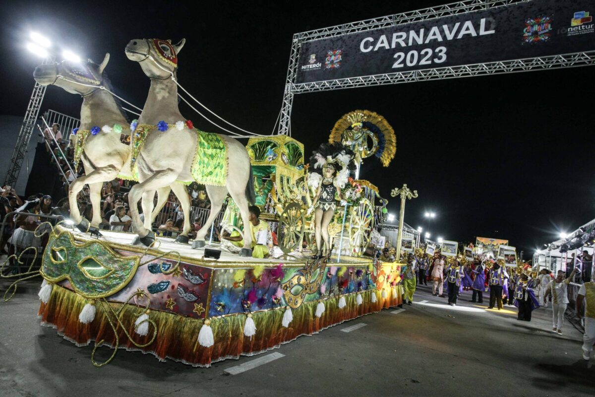 CARNAVAL-NITEROI-4-2136x1424