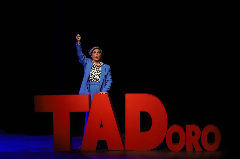 07-a-09.06-A-Iluminada-(Foto-Guga-Melgar)-(1)