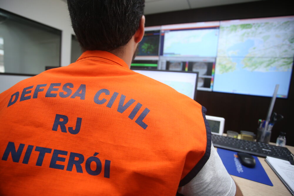 Foto do sistema inteligente da Defesa Civil INTELIGENCIA ARTIFICIAL DEFESA CIVIL 02