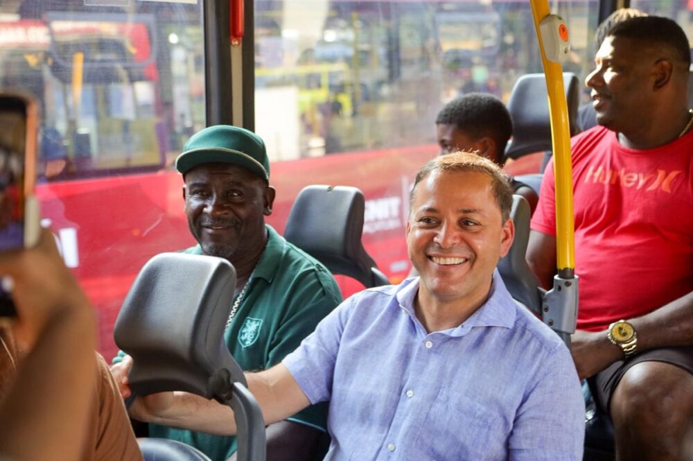 Evelen-Gouvea-onibus