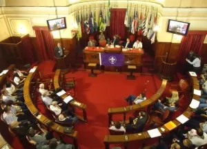 Plenario_lotado_para_homenagem_ao_Escotismo_em_2011