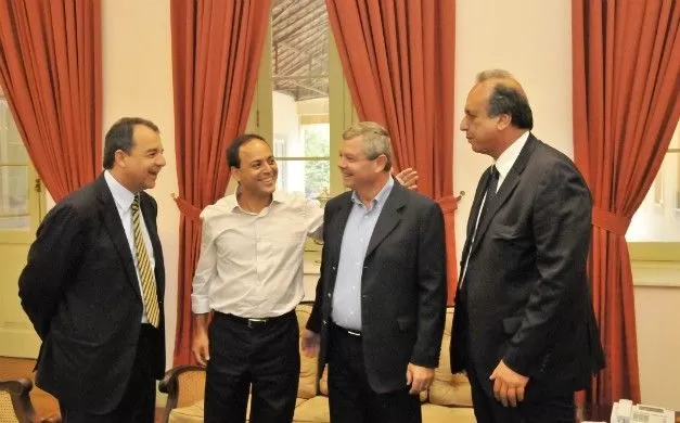 lado-a-lado-o-governador-sergio-cabral-o-prefeito-eleito-rodrigo-neves-o_1