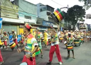 carnaval-de-niteroi-tera-desfile-de-38-agremiacoes-desfilando-na-rua-da-conceicao710