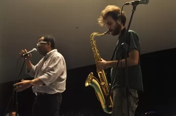 Curta, Poesia & Literatura