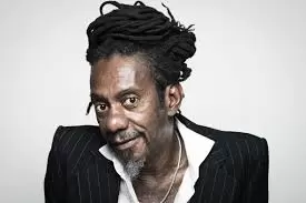 Luiz Melodia lança CD no Teatro Popular