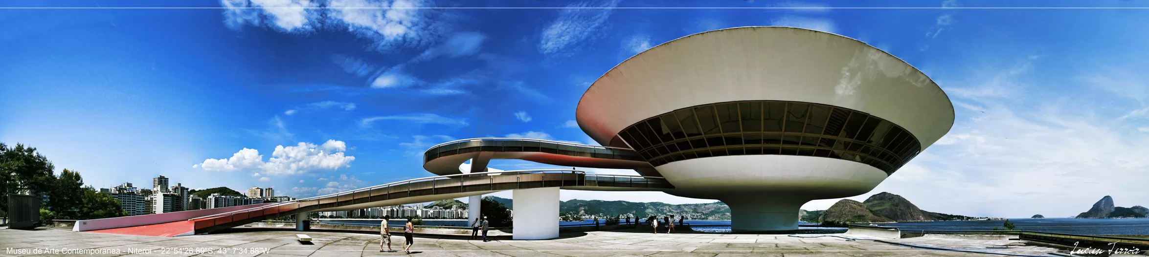 MAC_Niteroi_by_aneurocircles