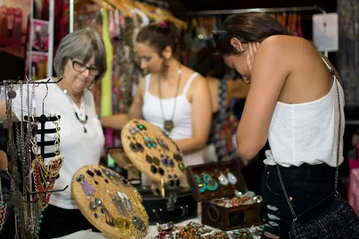 Retoke Bazar - © Luciana Lopes - 2014