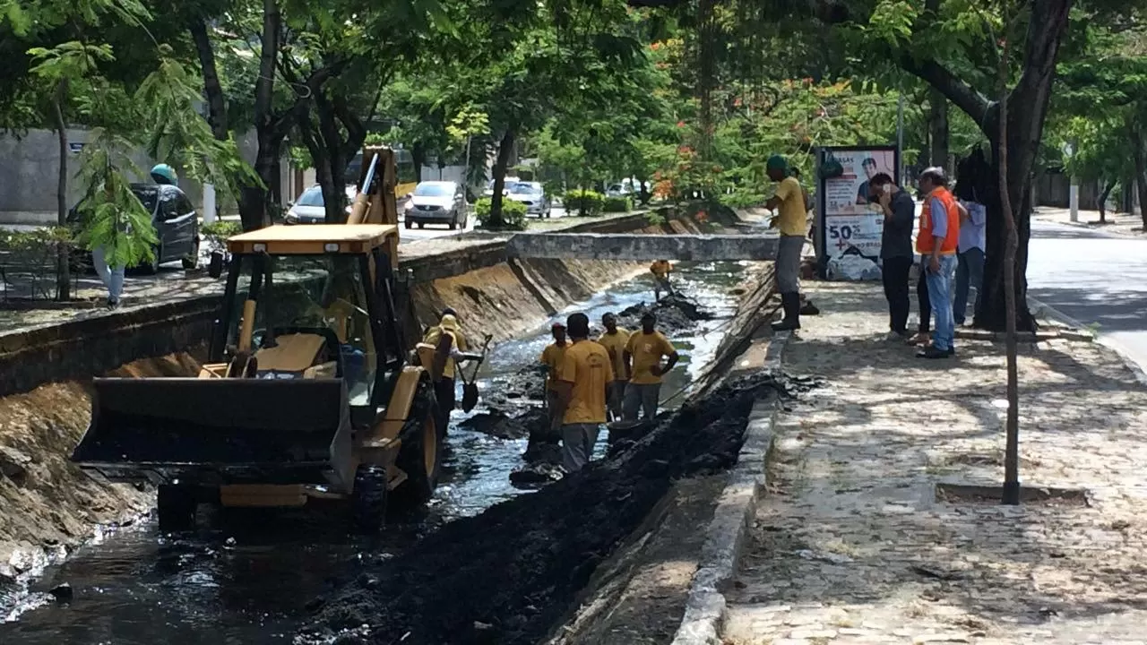 Seconser limpa Canal de São Francisco
