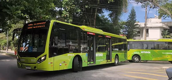 onibus-quatro-portas