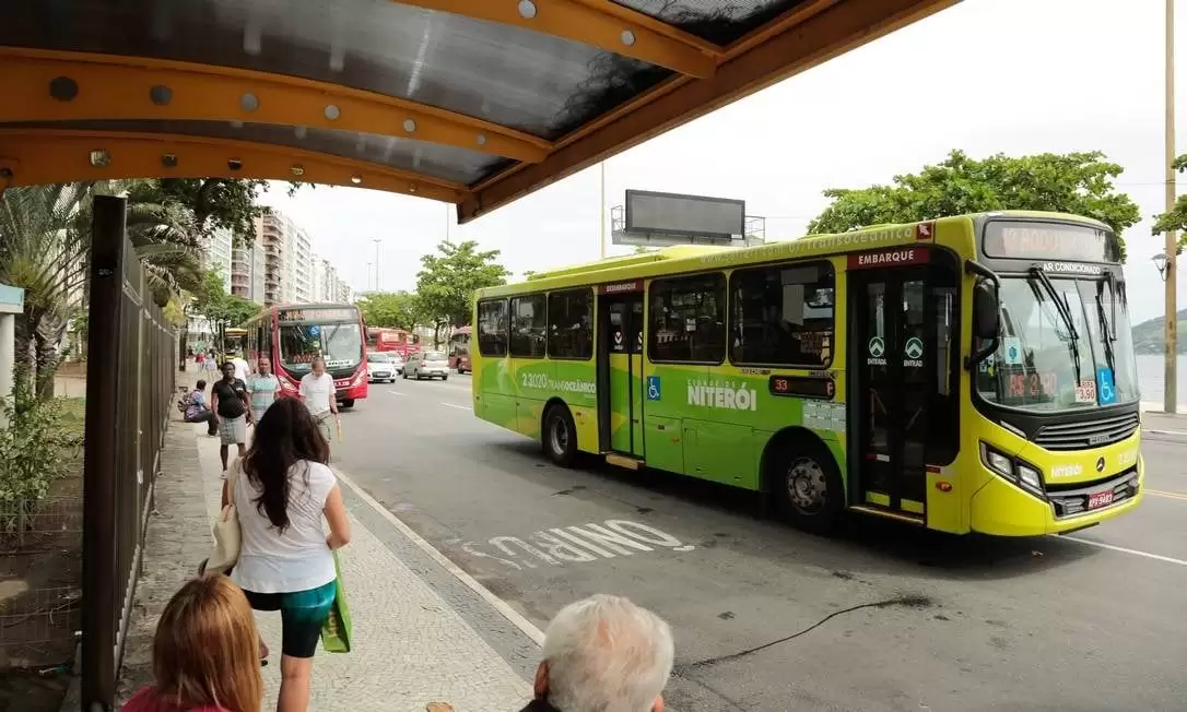 x73108466_NIRio-de-Janeiro-RJ-21-11-2017PREFEITO-TERIA-SUGERIDO-AJUDA-DE-EMPRESAS-DE-ONIBUS-PARA.jpg.pagespeed.ic.sZPX9Lf9mz