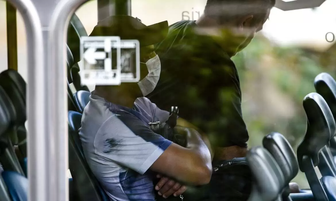 df_mascara_onibus_1903200966