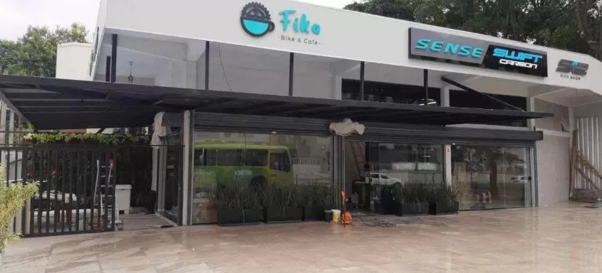 1_bike_cafe-358306