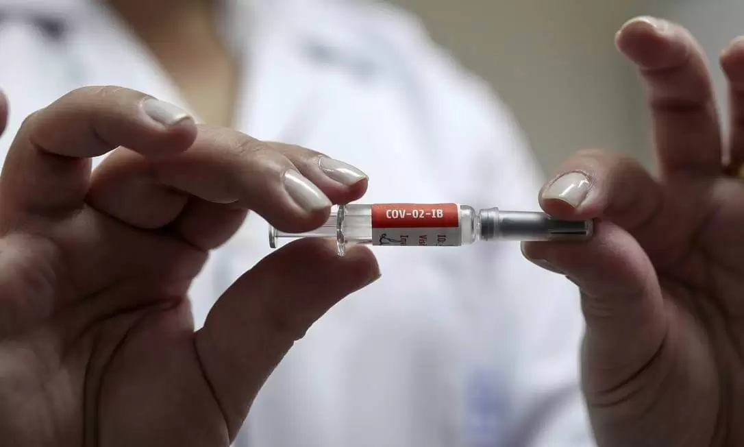 xHEALTH-CORONAVIRUS_INDONESIA-VACCINE.jpg.pagespeed.ic_.Q2CR9P4mw6