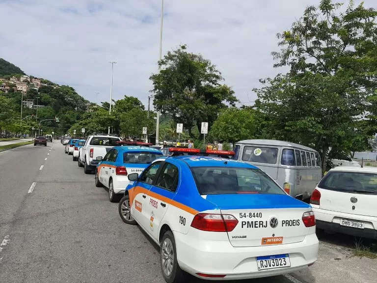 FOTO-4-Acao-contou-com-a-presenca-de-policiais-civis-e-militares-768x576