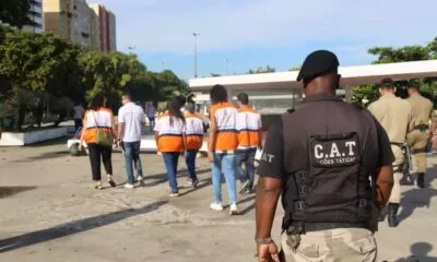 Luciana Carneiro - acao praca JK Niteroi (5)