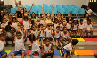 Artistas contam histórias para estudantes da Rede Municipal de Niterói