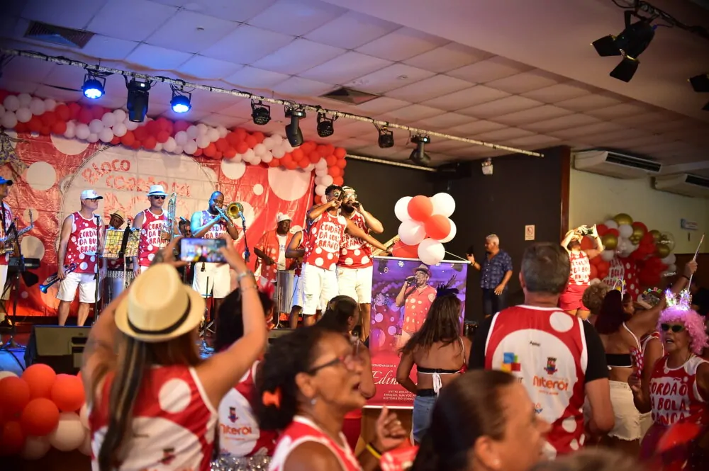 cordao-da-bola-branca